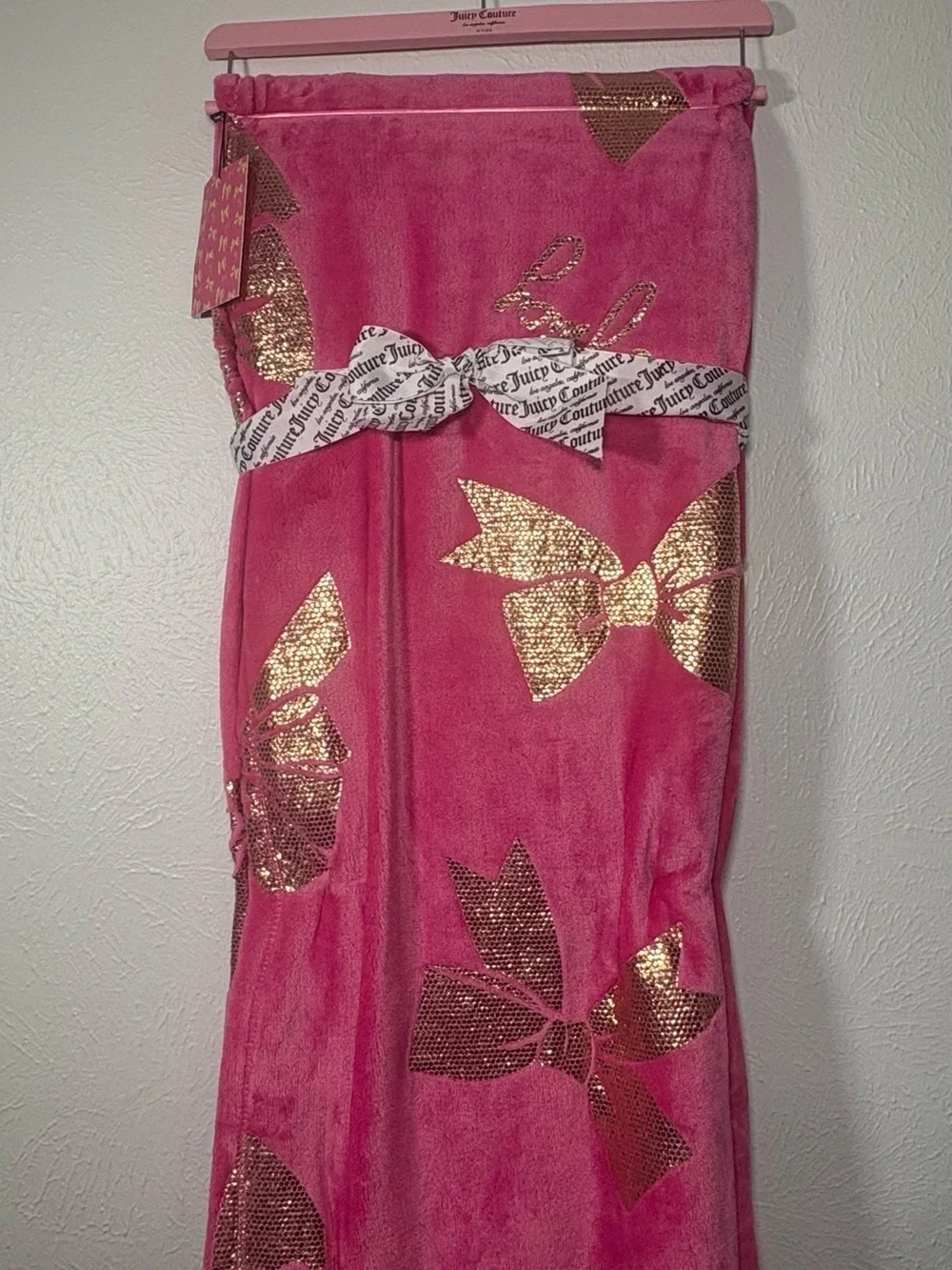 Juicy Couture Hot Pink Plush Throw with Gold Bow Accents size 60x70in